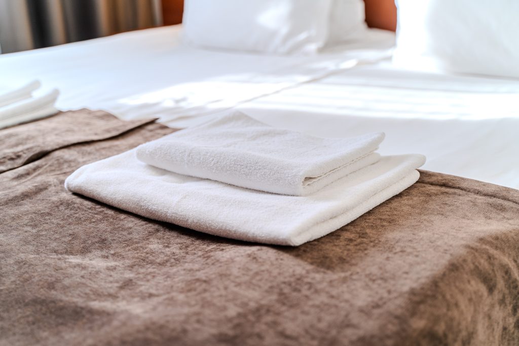 забронировать номер, номер в отеле, номер в гостинице